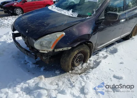 2013 Nissan Rogue S z USA, uszkodzony, nr VIN JN8AS5MV1DW143239